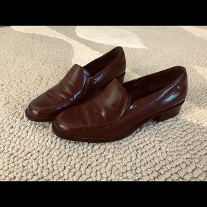 Etienne Aigner simplistic loafers